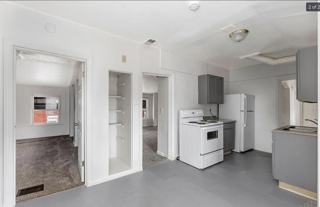 Building Photo - Spacious 3-Bed Apartment - Off-Street Parking, and Optional Garage