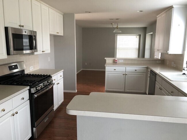 Foto del edificio - 5923 Crestberry Ln