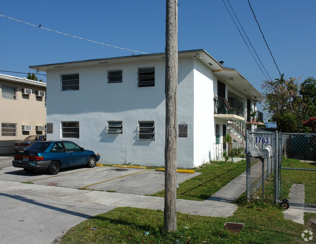 Primary Photo - 1791 NW 18th Ter