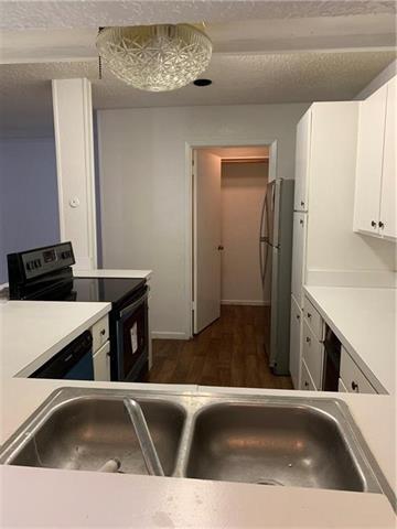 Foto del edificio - 6101 Springleaf Cir