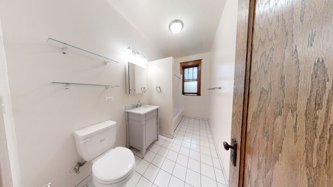 Photo - Fantastic three bedroom, one bath in the heart of Wrigleyville Available July 1, 2026 Apartment