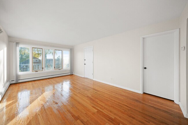 Building Photo - 6226 S Parkside Ave
