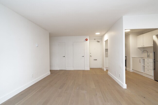 Building Photo - 188 Jameson Ave