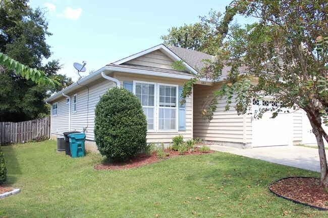 Building Photo - 682 Brooke Hampton Dr