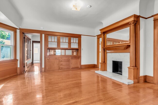 Foto del edificio - 2633 S Halldale Ave
