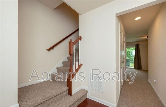 Building Photo - 424 Covington Ct