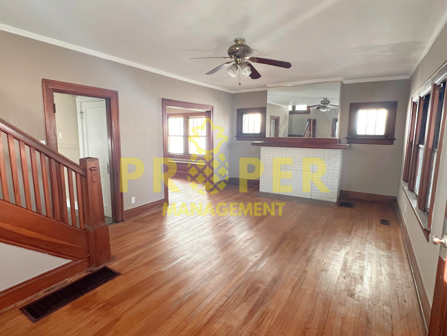 Building Photo - 3 bedrooms 1 bathrooms house for rent