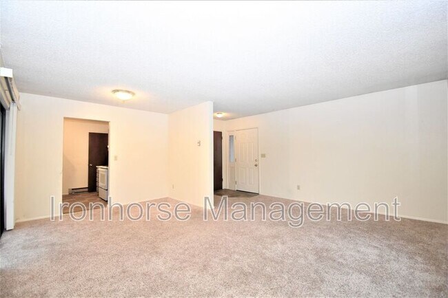 Building Photo - 515 South 15th Avenue