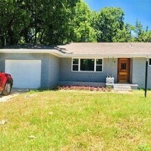 Building Photo - 4310 Vandervort Dr