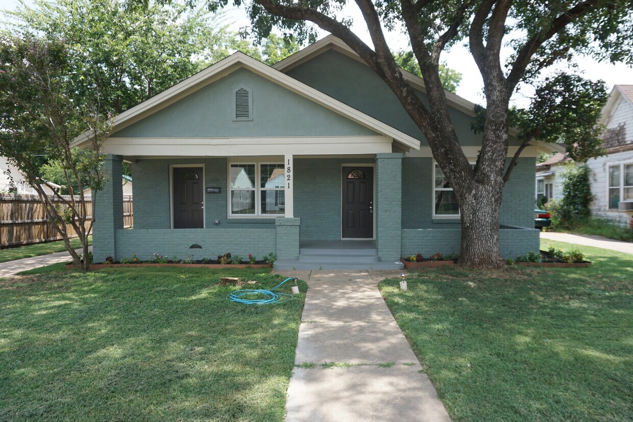 Foto principal - 1821 McGregor Ave