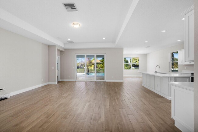 Building Photo - 12011 Cypress Key Way