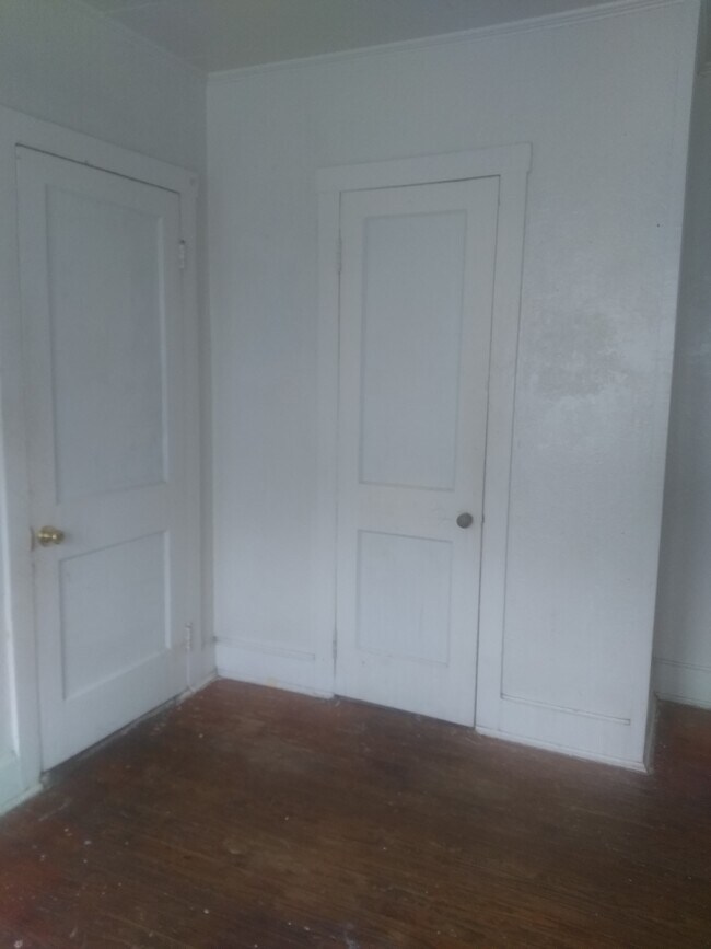 BEDROOM - 1014 NE 8th Ave