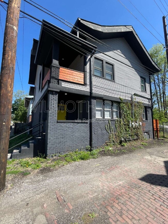 Foto del edificio - 321 E 31st St