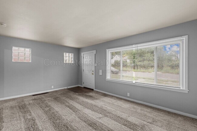 Foto del edificio - 6502 Lillian Ave