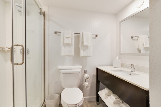 Bathroom - 3501 Inverrary Blvd