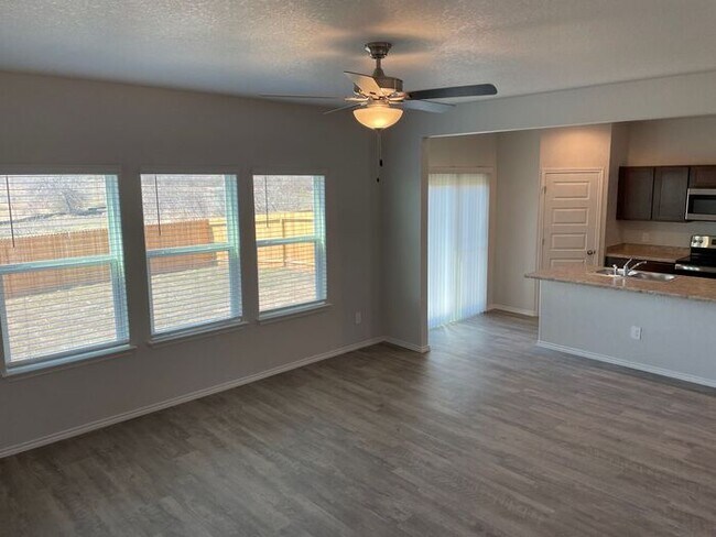 Foto del edificio - Prize-Winning Special! | Receive a $500 Move-In Credit on This 4-Bed, 2.5-Bath Home in Scott's Ho...