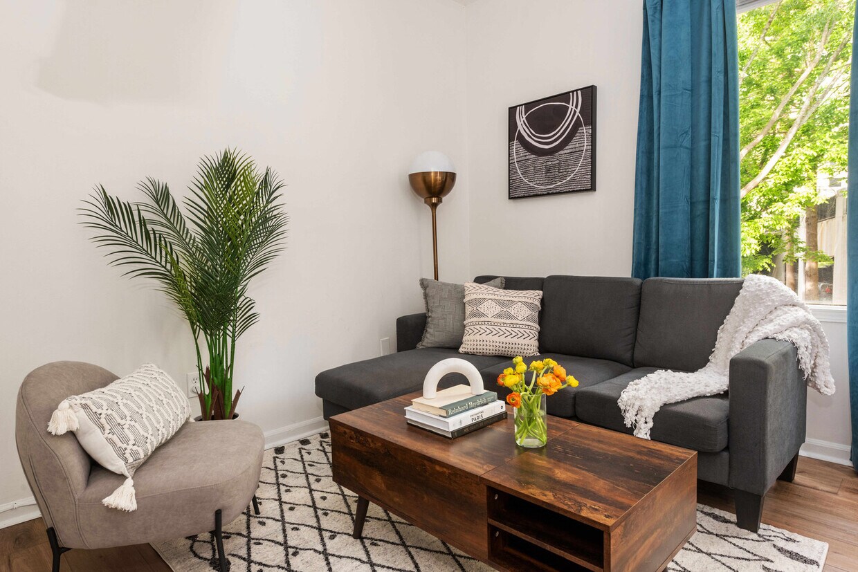 Foto principal - 1096 Piedmont Ave NE