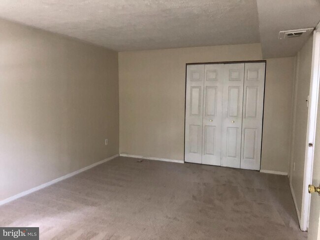 Foto del edificio - 2347 Dartmouth Ln