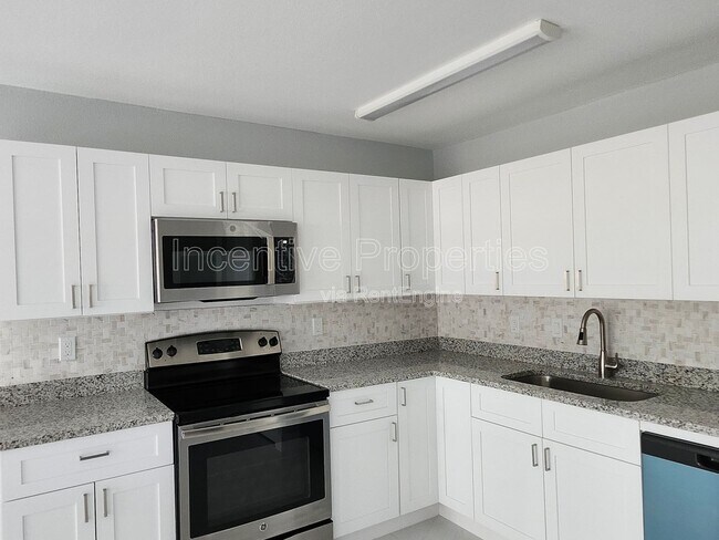 Foto del edificio - 4744 Walden Cir