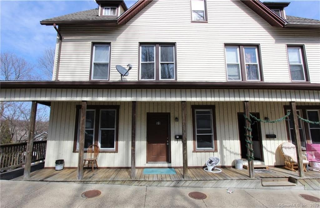 Primary Photo - 49-51-51 Perry Ave