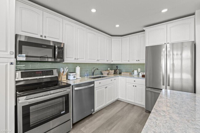 Foto del edificio - 2 br, 2 bath House - 5440 N Ocean Dr # 306