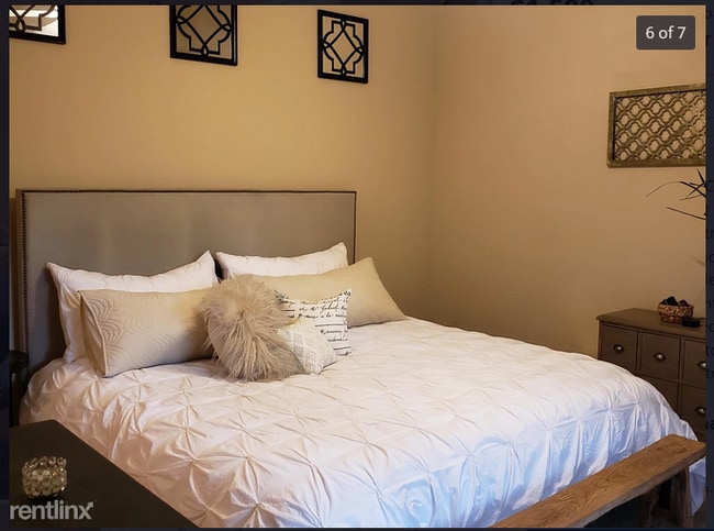 Building Photo - 2 br, 1 bath  - 1517 Kenilworth Ave Unit 108