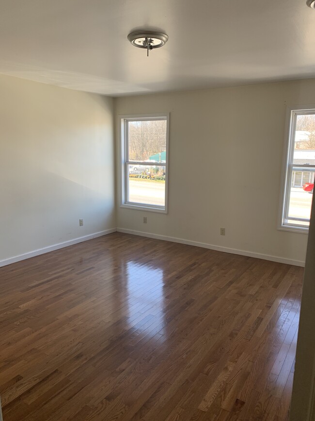 Foto del edificio - 823 Colonial Rd SW