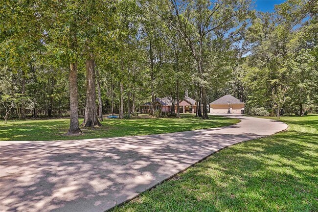 Building Photo - 30006 Commons Woods Ct