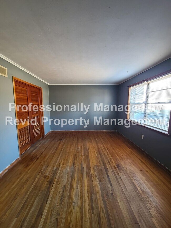 Foto del edificio - Large 3 bed 1.5 bath!