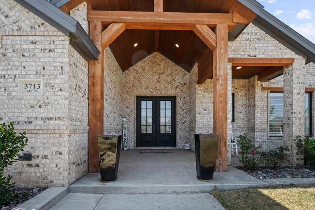 Building Photo - Luxury Home in Kelsey Park