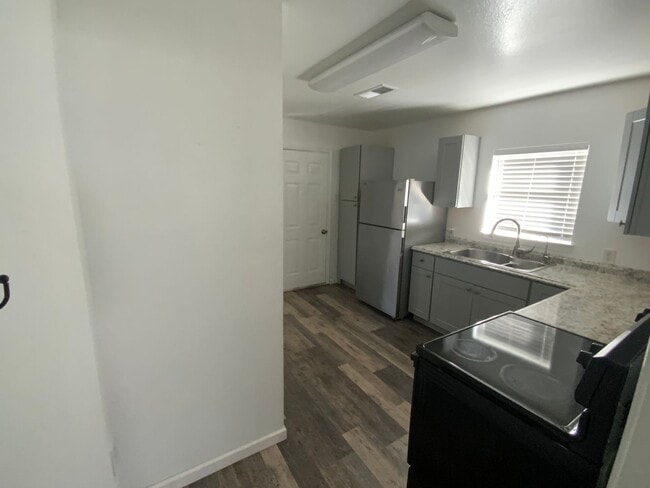 Foto del edificio - 111 E Pine St