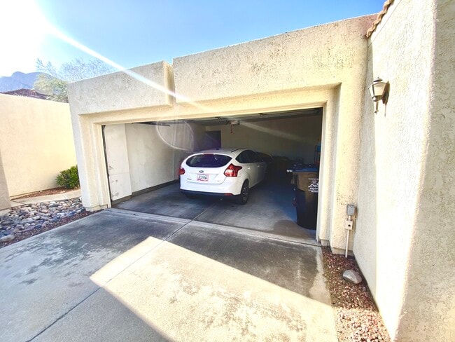 2 car garage - 200 E Belcourte Pl