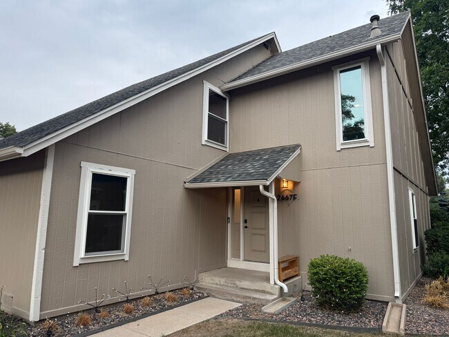 Foto del edificio - Aurora Townhome Right on the Golf Course