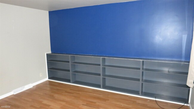 Foto del edificio - 3 br, 1.5 bath House - 2004 5th Avenue