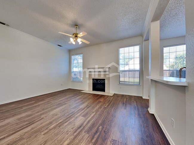 Building Photo - 601 Ridgemont Dr