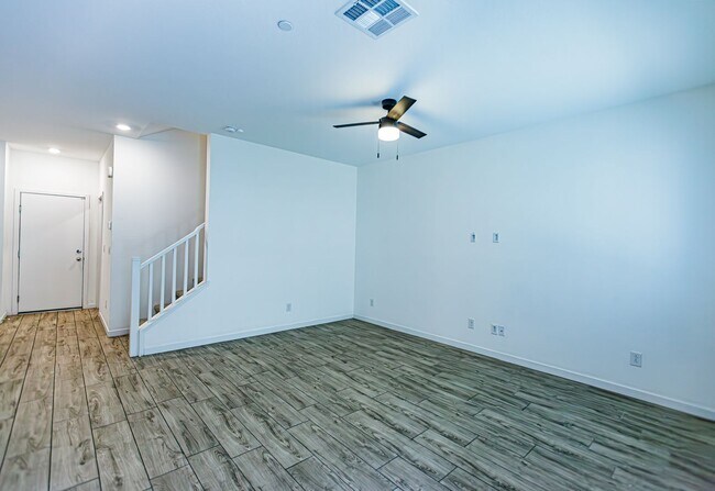 Building Photo - 3 Bedroom Townhome in Northwest Las Vegas