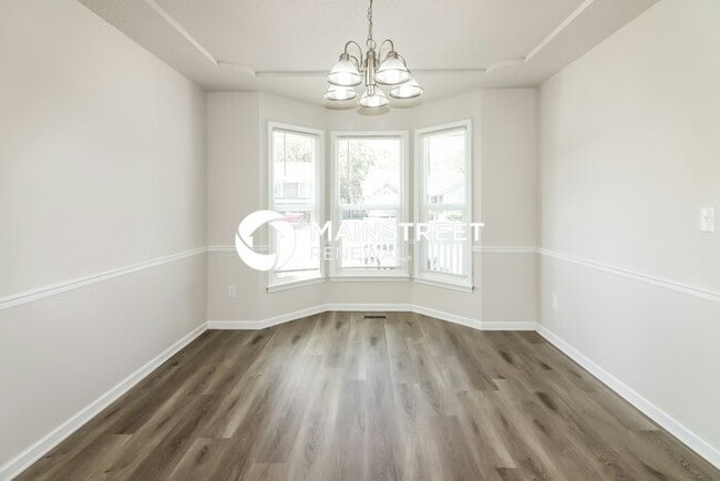 Foto del edificio - 3 Bedroom Pet-Friendly Home in LEES SUMMIT...