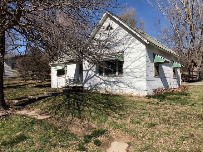 Building Photo - 2 br, 1 bath House - 302 Mound St