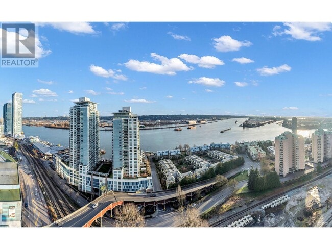 Building Photo - 900-3900 Carnarvon St