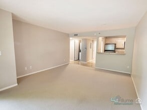 Building Photo - 1500 SW Park Ave