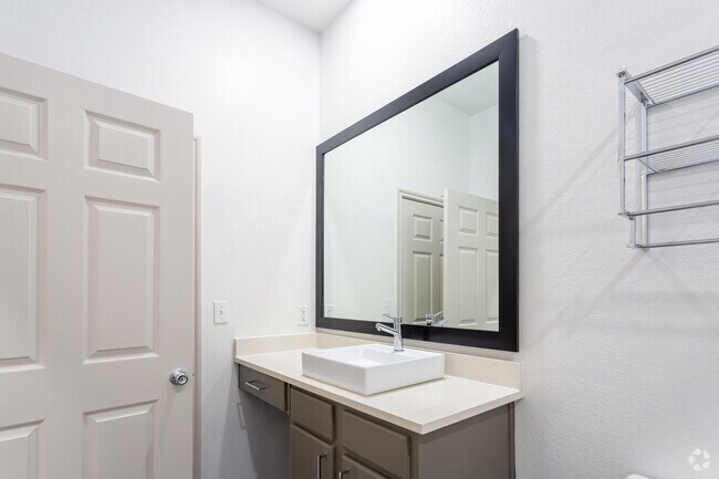 2BR, 2BA - 1044SF - Muse at SoCo