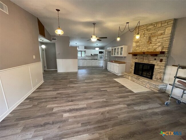 Building Photo - 541 Buck Trail