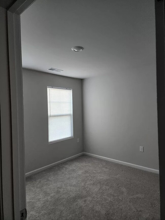 Foto del edificio - 325 Devon Cliffs Dr