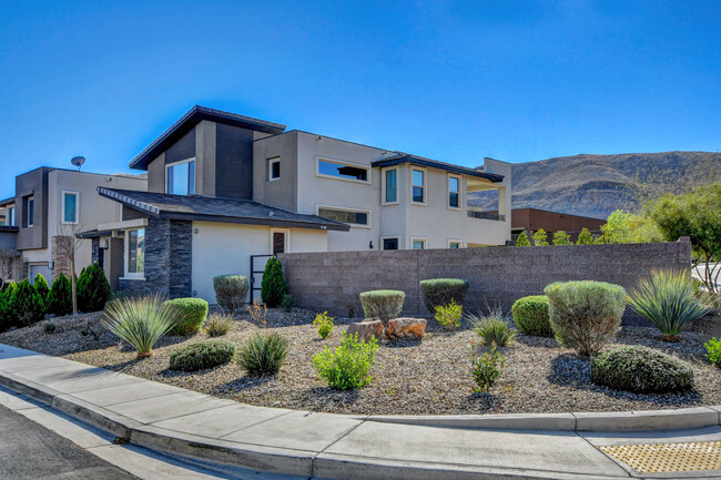 Building Photo - 6005 Andezano Dr