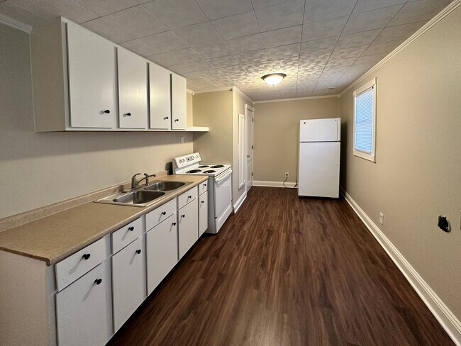 Building Photo - Cozy Little House in Harrodsburg! Large Ba...