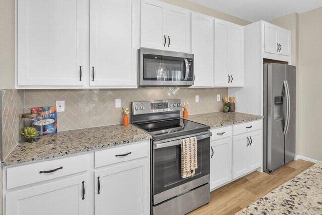 Building Photo - Off-The-Charts Incredible Collier Hill Home