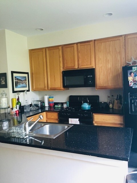 Foto del edificio - 556 E 32nd St