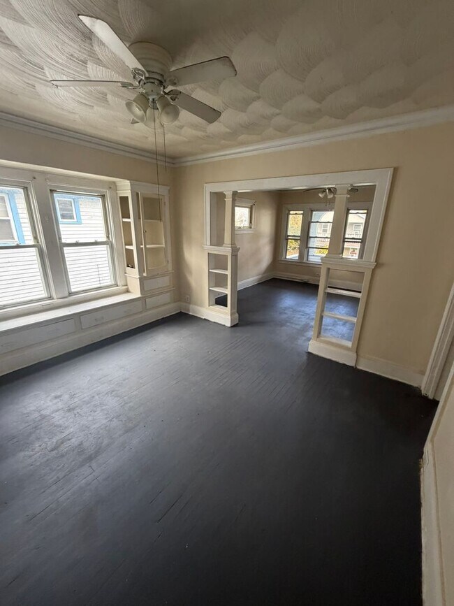 Foto del edificio - 12706 Parkhill Ave