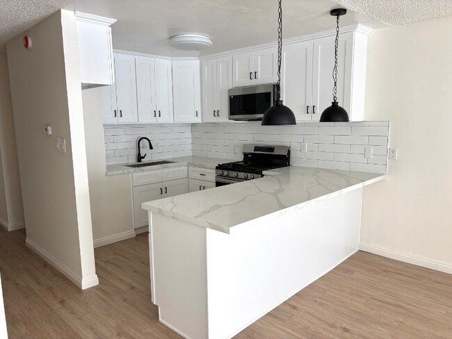 Building Photo - 1670 W Broadway