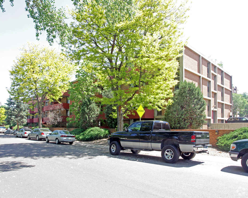 Building Photo - Harvard Park Condos